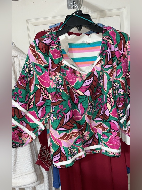 Cynthia Rowley Tops - Cynthia Rowley Square Neck Floral V-Neck Blouse in Pink & Green